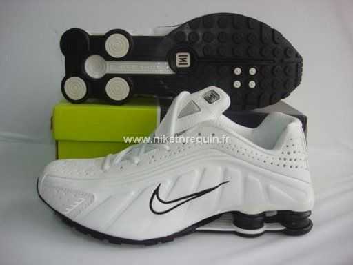 Nike Shox R4 Chaussures De Sport Blanc Noir